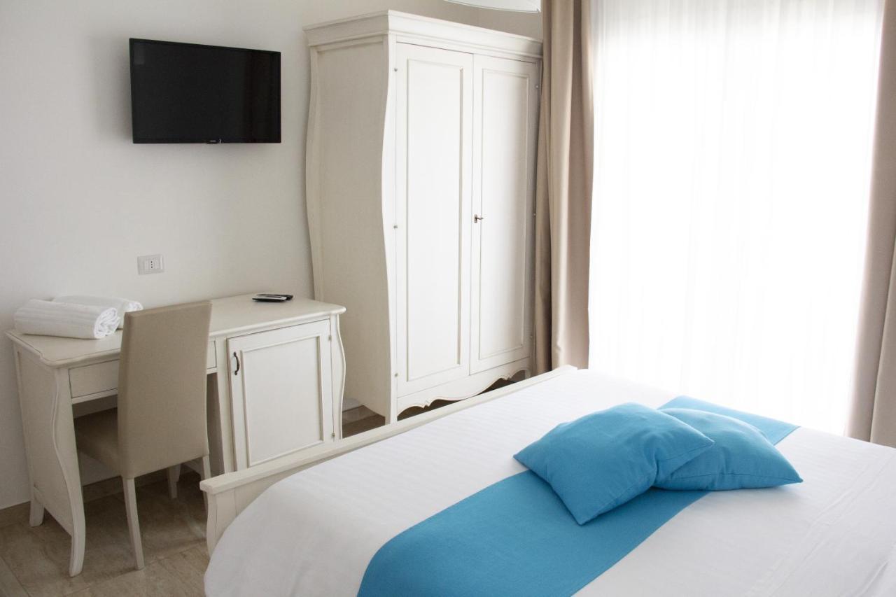 B&B Imperial Exclusive Rooms & Breakfast Порто-Чезарео Экстерьер фото