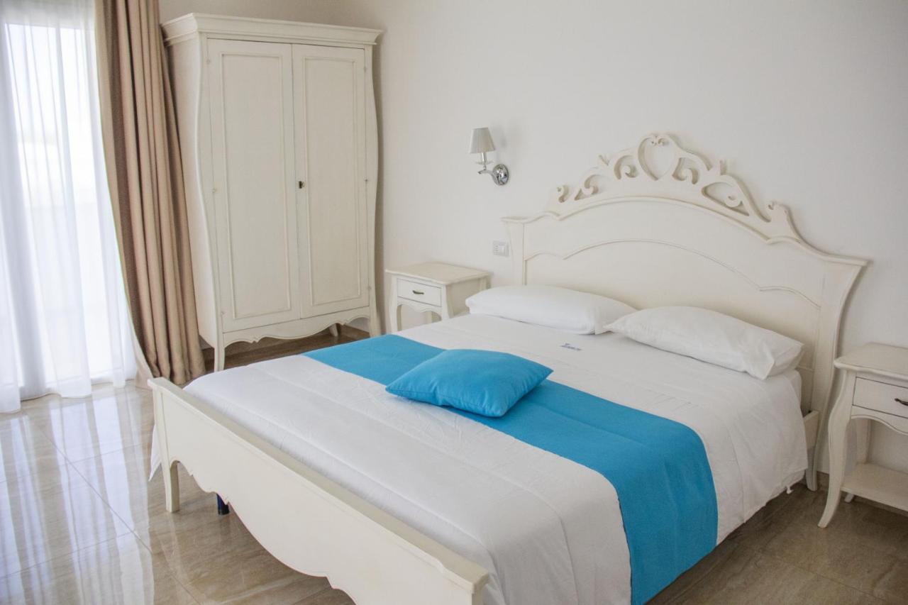 B&B Imperial Exclusive Rooms & Breakfast Порто-Чезарео Экстерьер фото