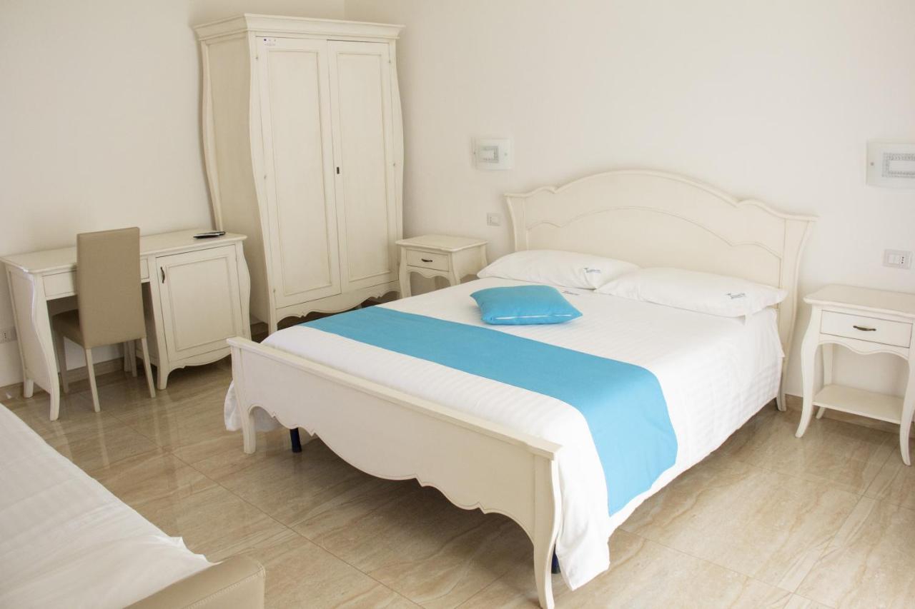 B&B Imperial Exclusive Rooms & Breakfast Порто-Чезарео Экстерьер фото